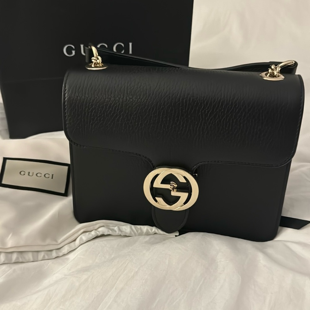 GUCCI Interlocking GG Crossbody Bag
